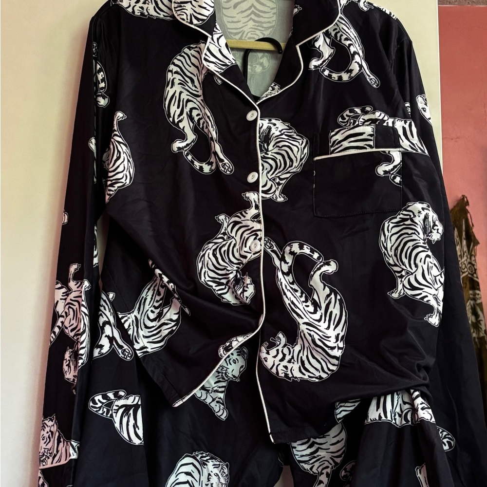 Black and White Tiger Print Pajama Set